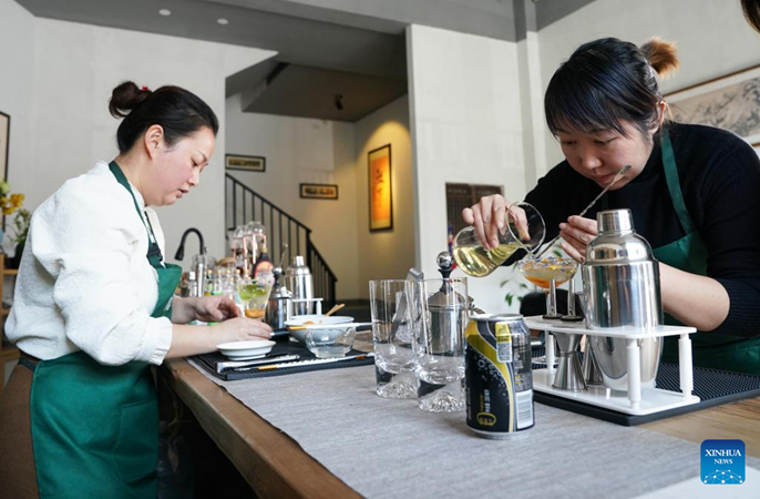 ????????????????????????????????????????????????????????????????????????????