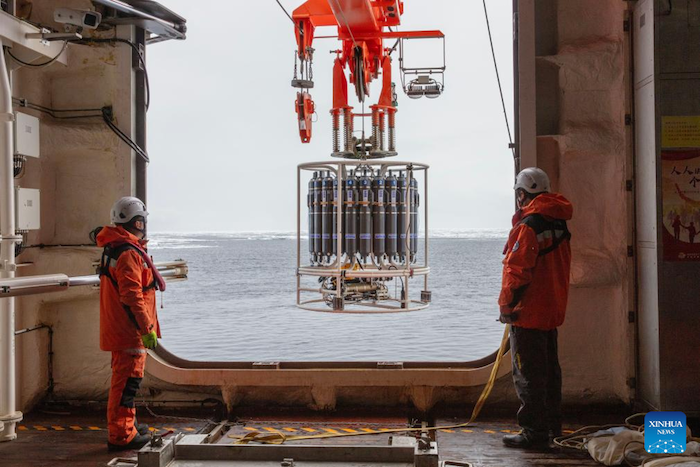 ??????????????????? ?????? 40 ?????? ?????????????????????????????? “?????????-2” (Xuelong 2) ???????????????????